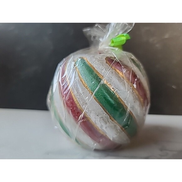 Candy cane Swirl Christmas Candle - Picture 10 of 10